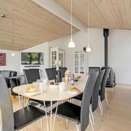 Vibelunden Rodby V 度假居 *